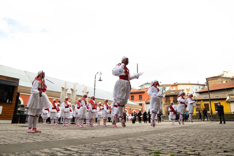 2021-11-06_Dantzara_Plazara_1_Iruñea_02 2021-11-06_Dantzara_Plazara_1_Iruñea_02