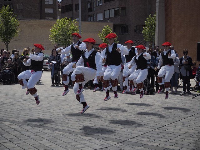 Dantzari-dantza Iruñeko dantzarien topaketan