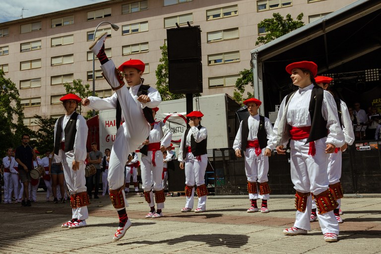 Dantzari txikiak Arrotxapeko festetan