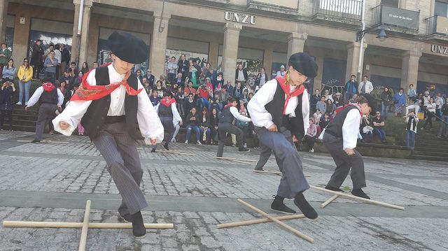 Done Nahianten omenez dantzan