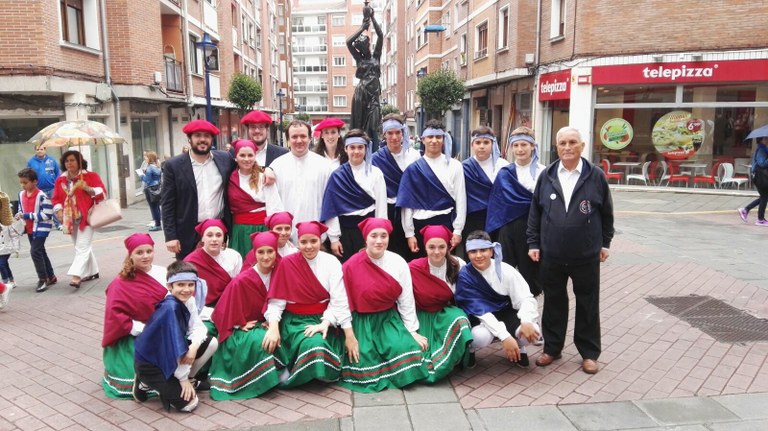 Dugunako dantzari txikiak beste behin Portugaleten