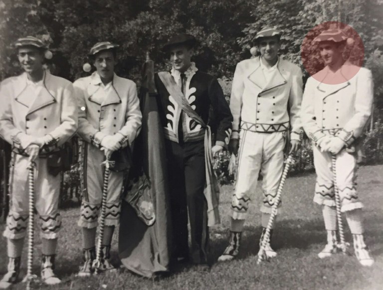 Egun bakarrean 3 kontinente kurritu zituen dantzaria