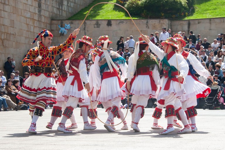 Eibarko Untzagan, Iruñeko udal plazan nola