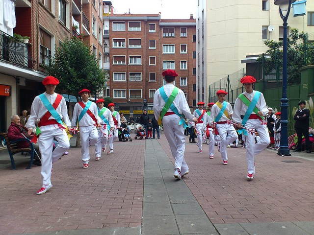 Ekaina hastearekin, txikiak Portugaletera