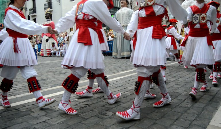Eskuetatik helduta ospatu genuen 3 burguen batasuna