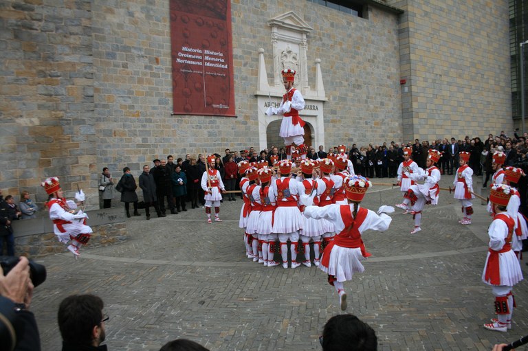 Goi eta beherik ez da enetzat...