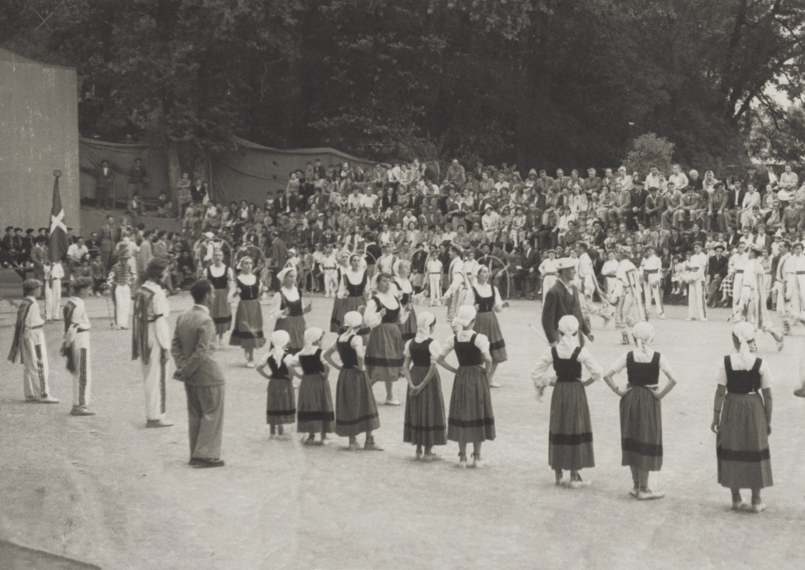 Iruñeko dantzariak Baigorrin, 1953. urtean