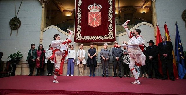 Karlos III.aren gurutzea, eta belauntxingoa, Arregi eta Urbeltzendako