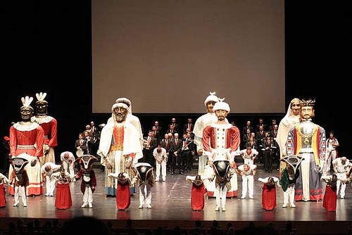 La Pamplonesa musika bandaren urteurrenean dantzan