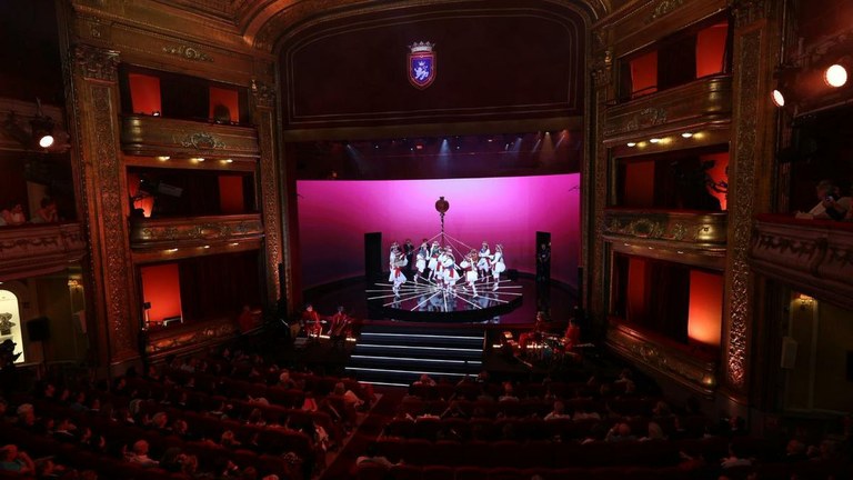 Deslekuan dantzan ere, gustura Deslekuan dantzan ere, gustura