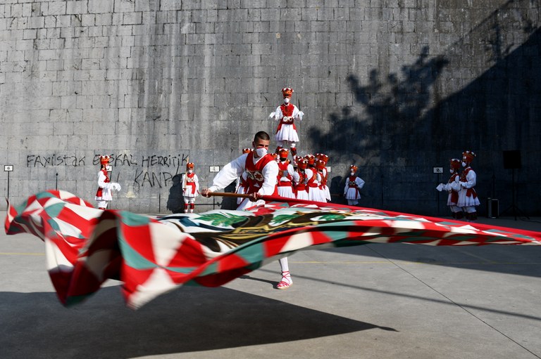 Oñatin izan gara dantzan, Oñatz taldearen 50. urteurrenean
