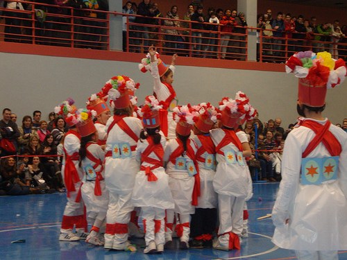 Orkoien-go ikastetxeko inauteriak Koloreagan oinarrituta