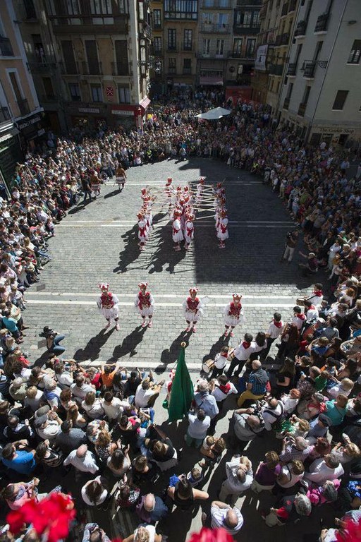 Sanfermin Aldapakoaren ezpata-dantzaren zortzigarrena, igandean