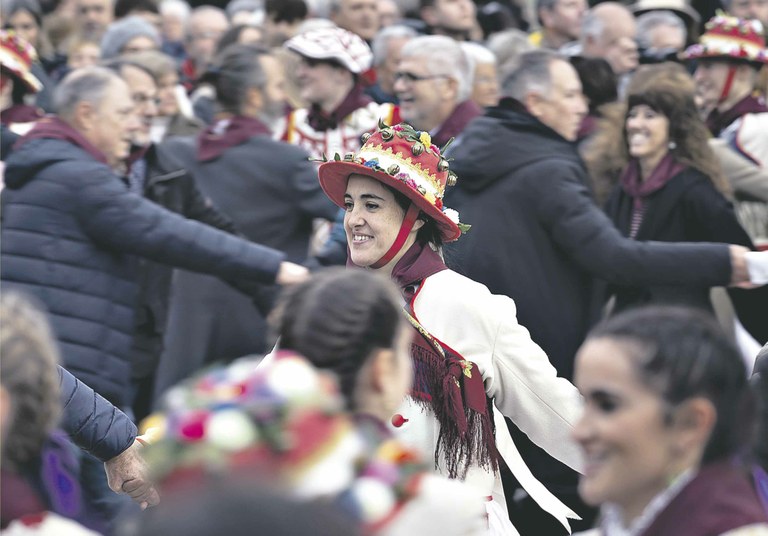 Soka-dantzan abiatu dugu 75. urteurrena