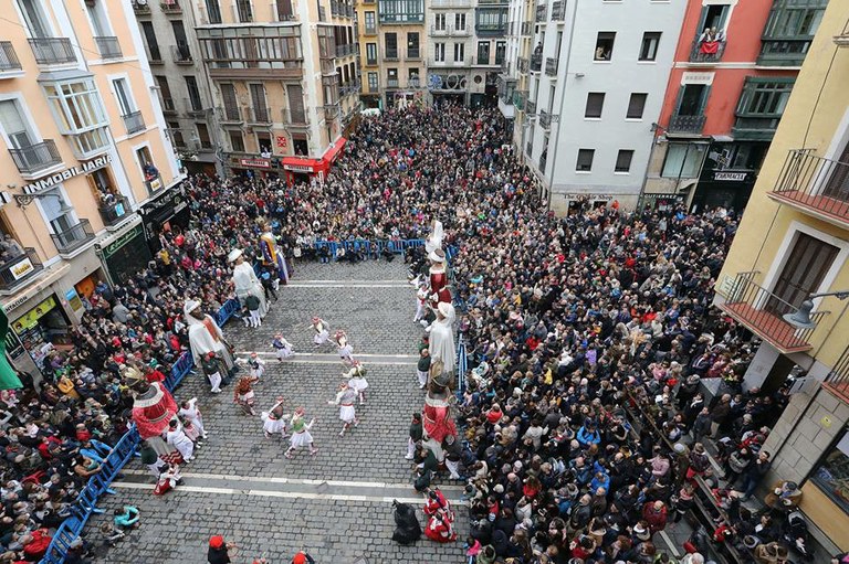 Titaniozko dantzariak