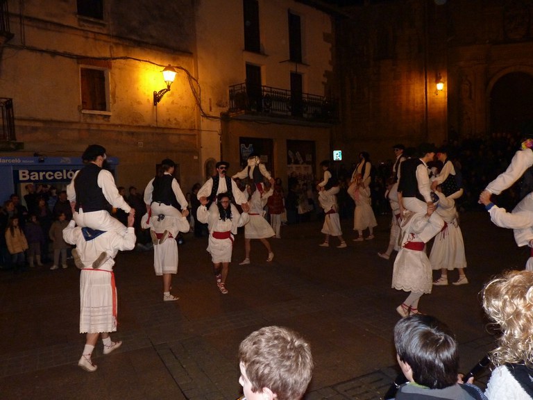 Oreretako azeri-dantzan parte hartu nahi?