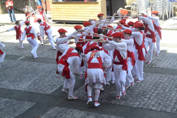 Dugunako dantza eskolako umeak