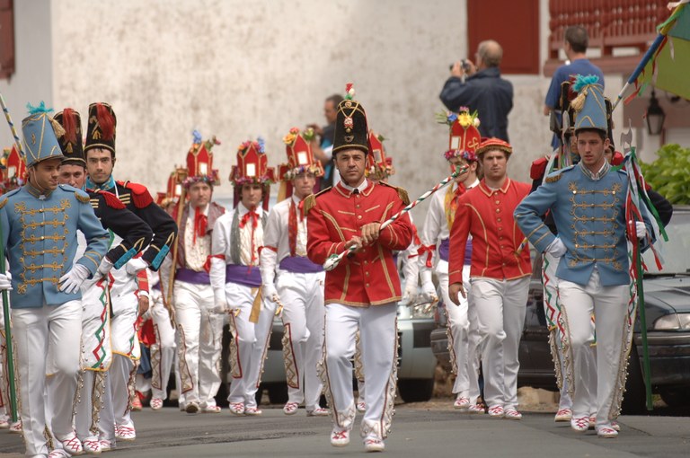 Ataitze dantza taldea – Itsasu (Lapurdi)