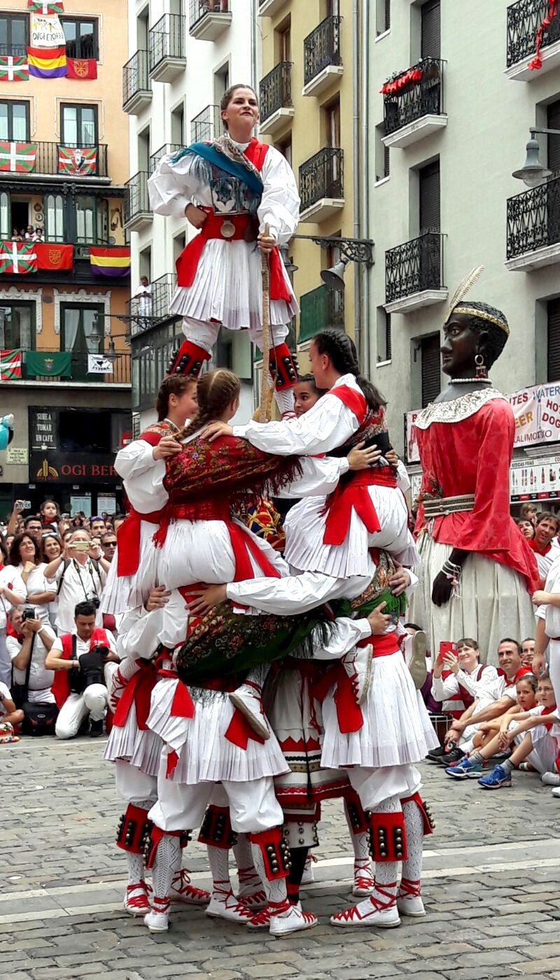 Duguna dantza taldea – Iruñea, Nafarroa