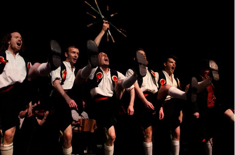 Kingsmen ezpata-dantza taldea – Newcastle (Ingalaterra)