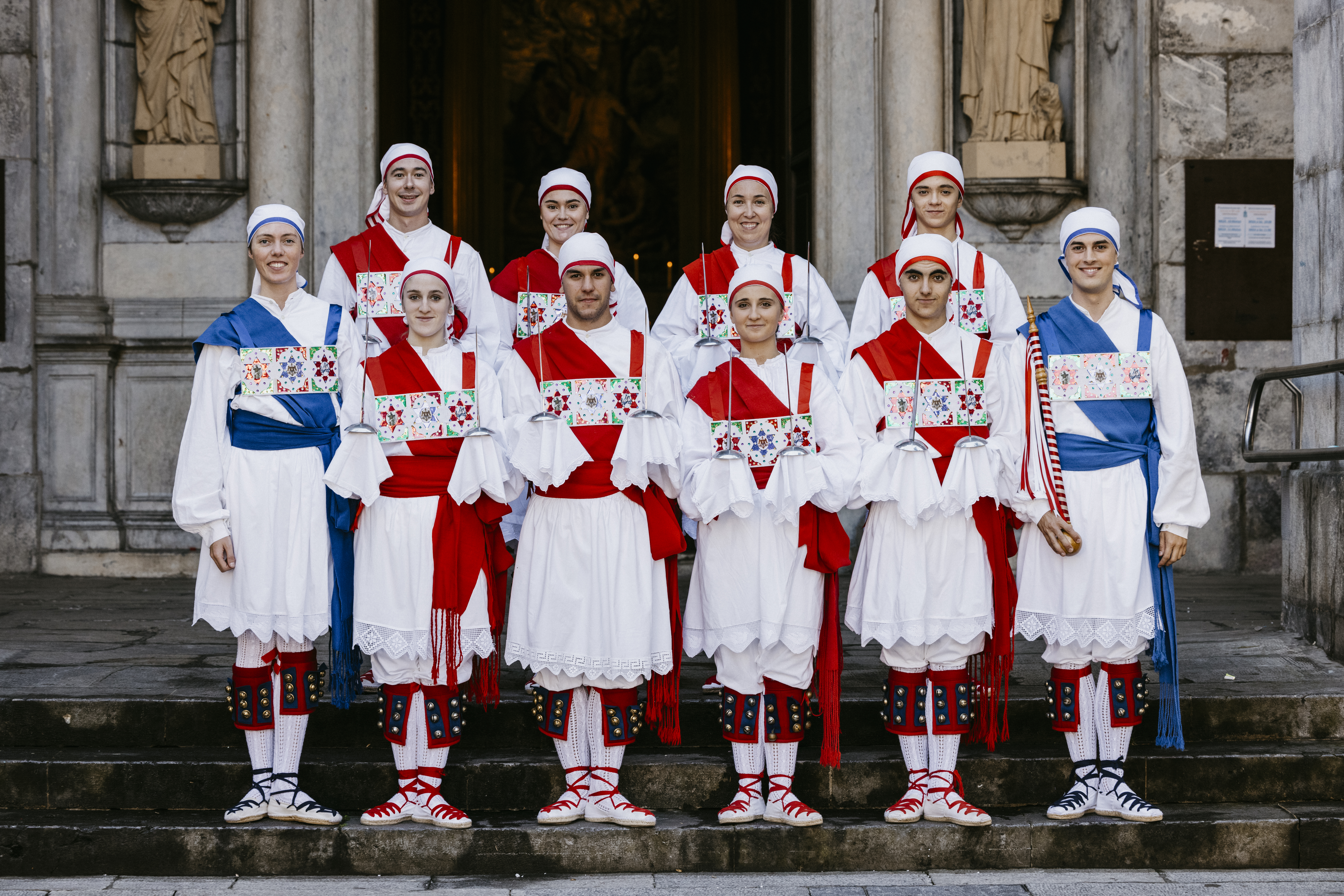Ezpata-txiki eta kapitainak Ezpata-txiki eta kapitainak