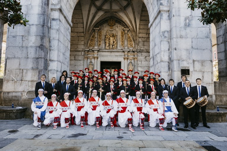 Errosarioko Amaren ezpata-dantza Errosarioko Amaren ezpata-dantza