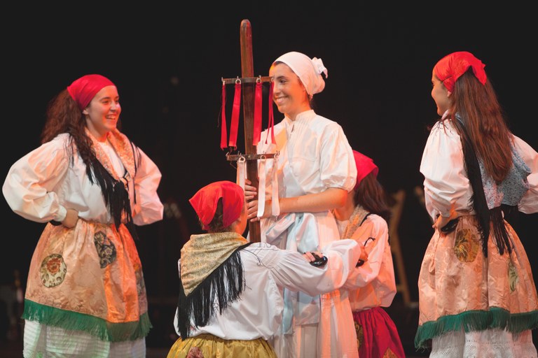 Maalako parkea folklorez beteko dugu Maalako parkea folklorez beteko dugu