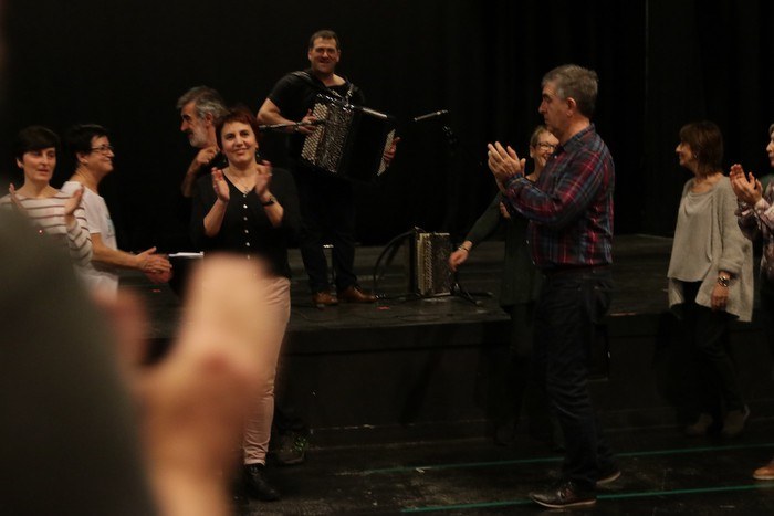 Herrixa Dantzan Joxan Goikoetxearekin: argazkiak eta bideoa