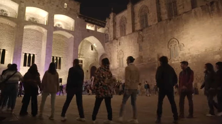 Xuriach-ek 15 urte: ospakizun dantzaldia Bartzelonan