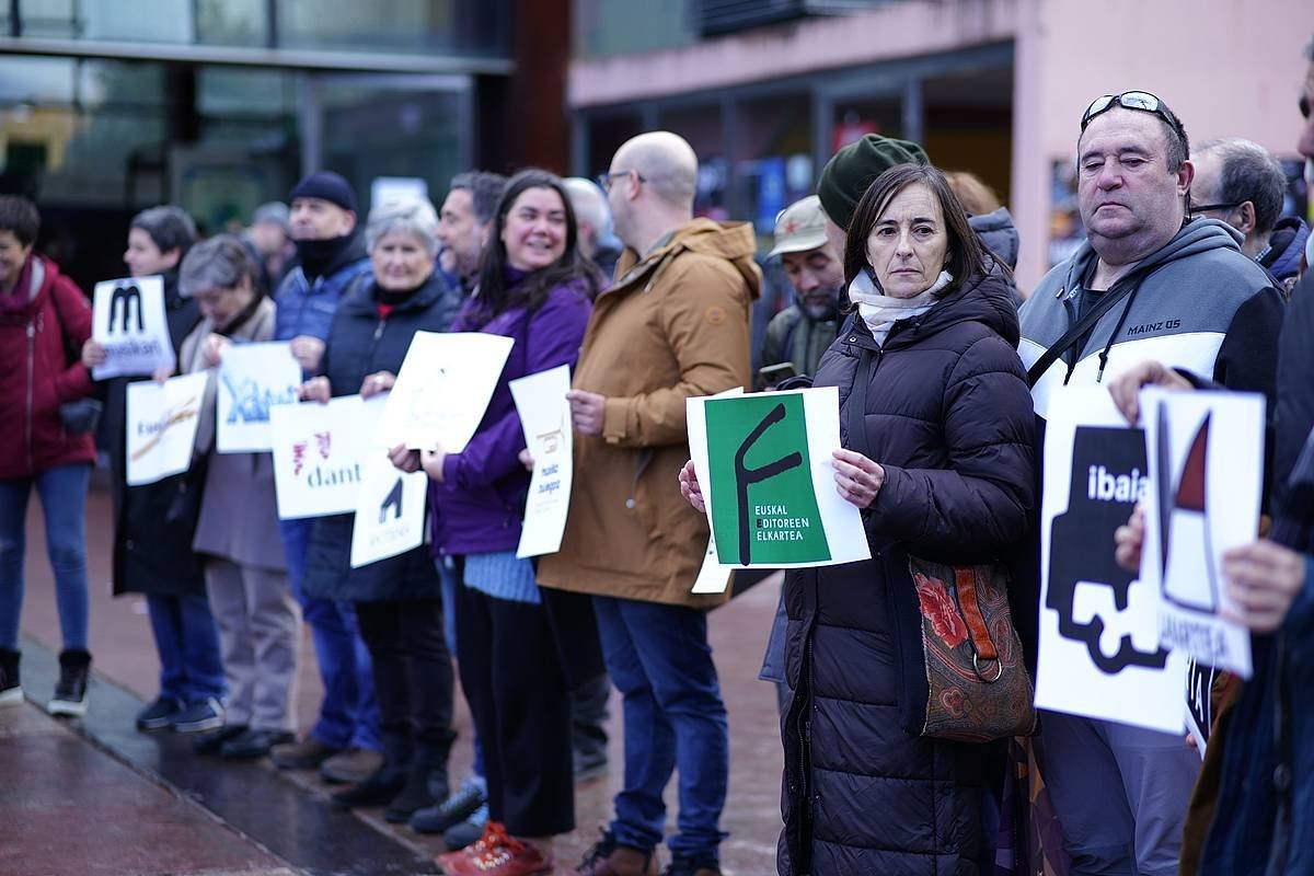 Hezkuntza lege-aurreproiektuaren zirriborroaz:  Euskal Kultur Transmisioaren begiradatik irakurketa kritikoa