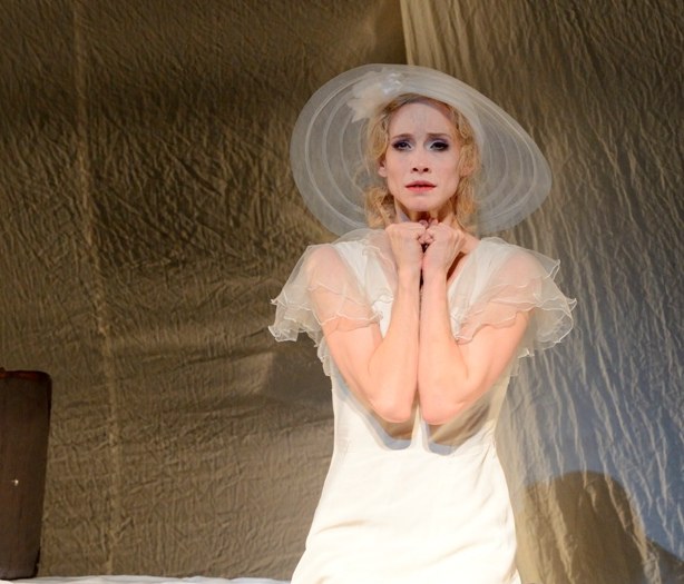 Alicia Amatriainek "Begi kritikoa" saria jasoko du gaur