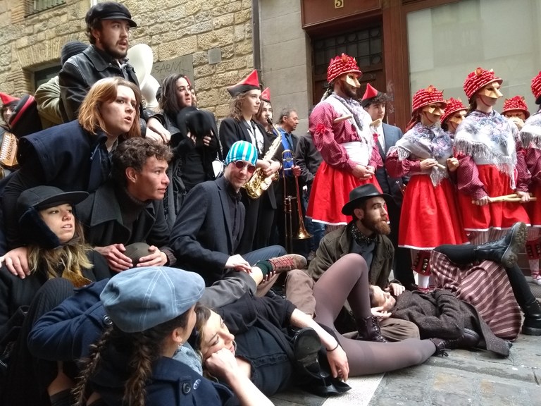 Esker mila aunitz!!!!