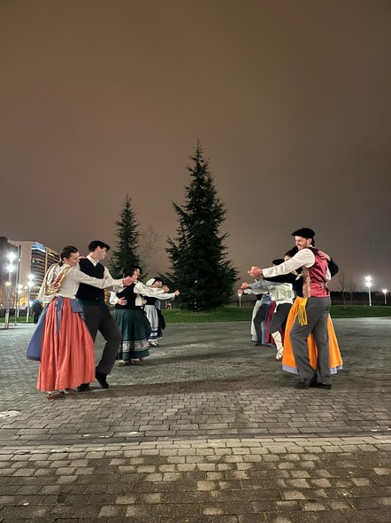 Dantzariak Erripagainan. Argazkia: Oihane Dantzariak Erripagainan. Argazkia: Oihane