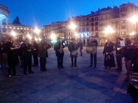 Arratsaldeko kauteren kalejira