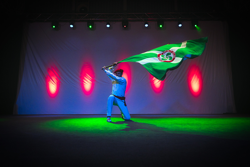 Jai ikuskizuna. Bandera-dantza. Arg: Edorta Zabala