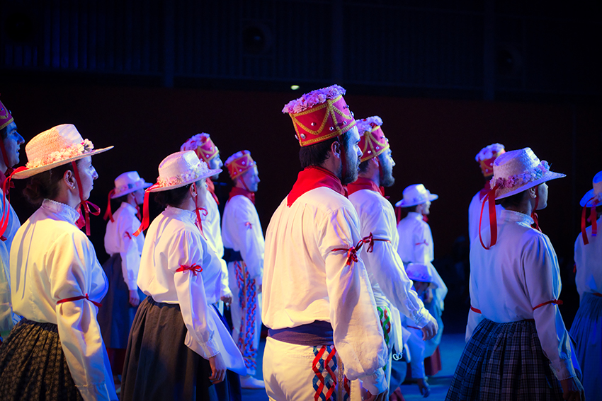 Jai ikuskizuna. Kontradantzak. Arg: Edorta Zabala.