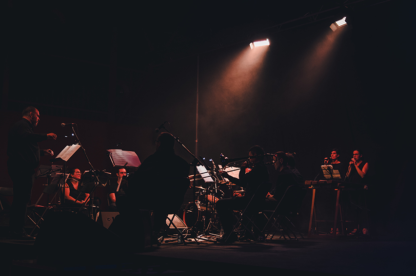 Erio ikuskizuna. Musikari eta abeslariak. Arg: Edorta Zabala