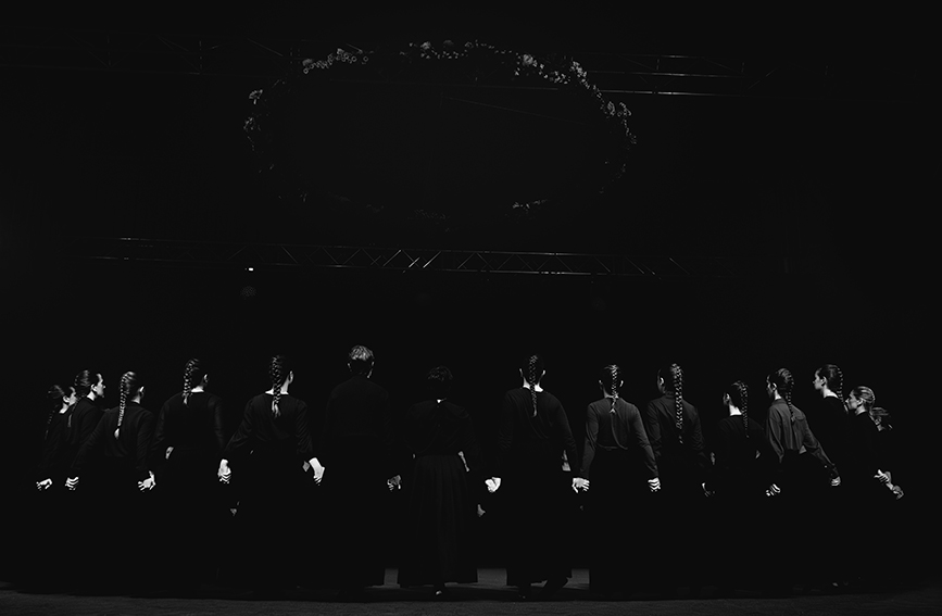 Erio ikuskizuna. 100 alargunen dantza. Arg: Edorta Zabala