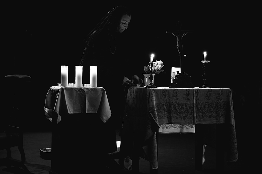 Erio ikuskizuna. Elizako eskaintzak.  Arg: Edorta Zabala