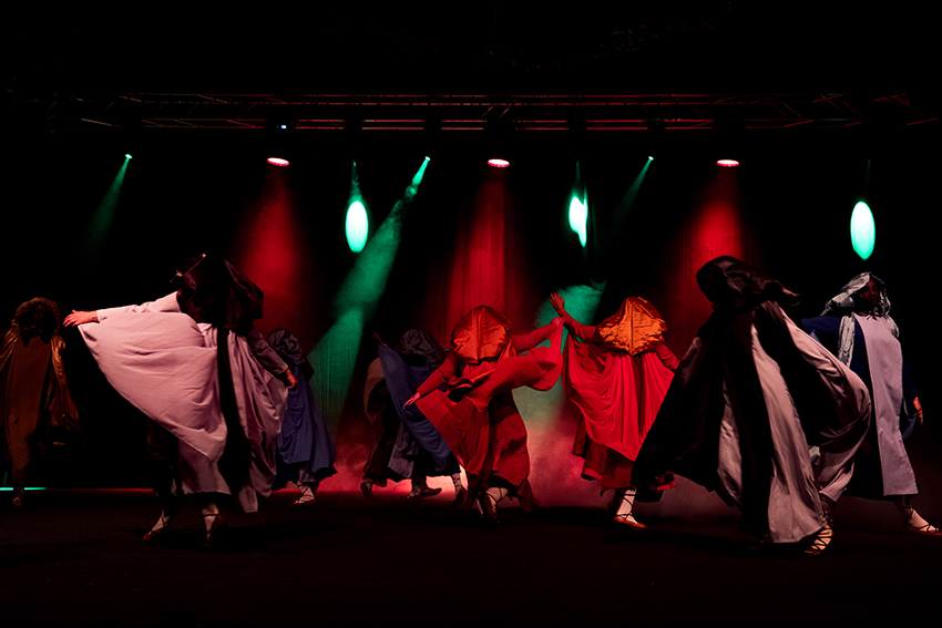 Erio ikuskizuna. Ustaritzeko Maiak. Arg: Edorta Zabala