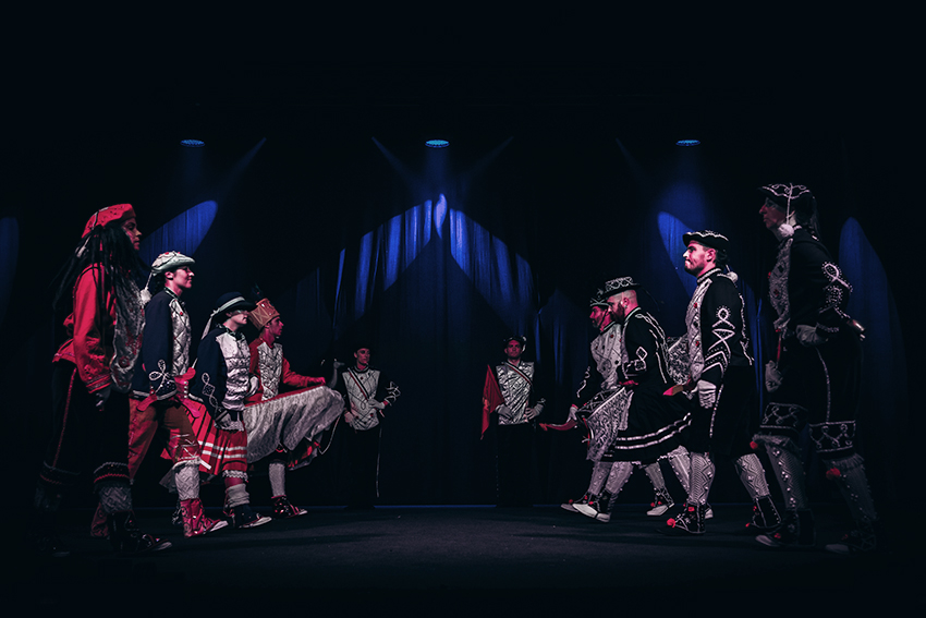 Erio ikuskizuna. Zuberoako maskarada. Arg: Edorta Zabala