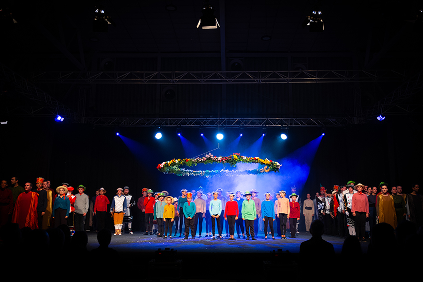 Erio ikuskizuna. Dantzariak. Arg: Edorta Zabala