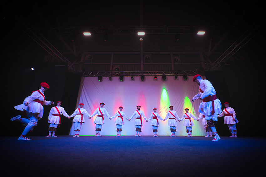 Jai ikuskizuna. Sokda-dantza. Arg: Edorta Zabala.