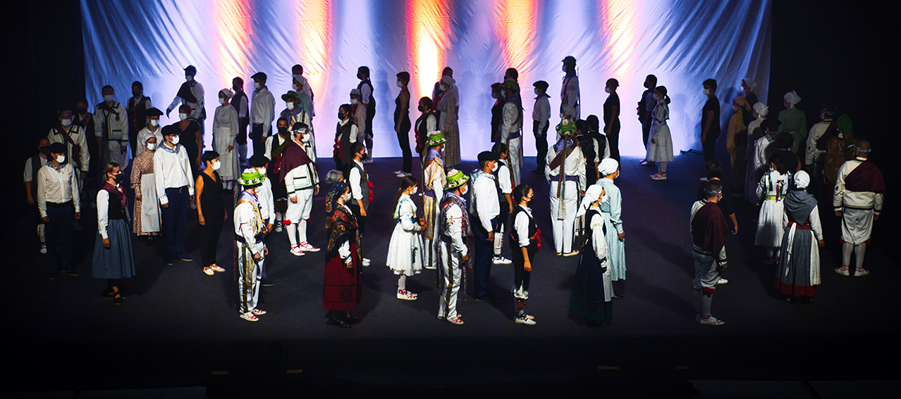 Baskonia ikuskizuna. Itxas Aldeko dantzariak. Argazkia: Edorta Zabala.