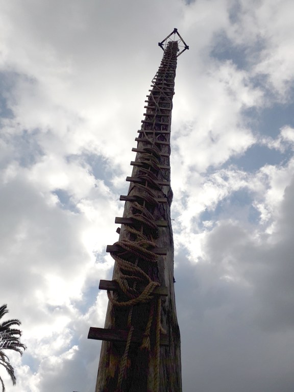 Cuetzalan-eko voladores-en zuhaitza Cuetzalan-eko voladores-en zuhaitza