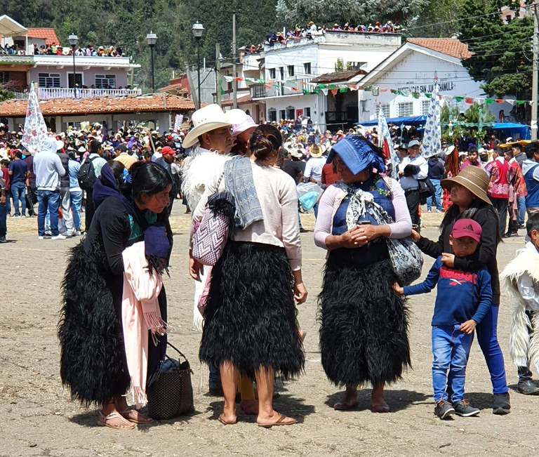 San Juan Chamulako plazan, asteart-ihautez (arg. F. Lastère)