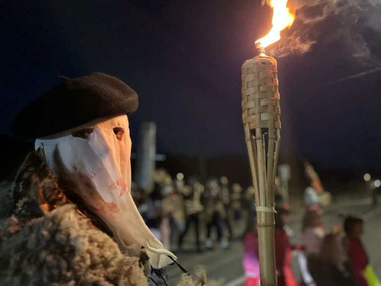 Hirugarrenean hutsik ez