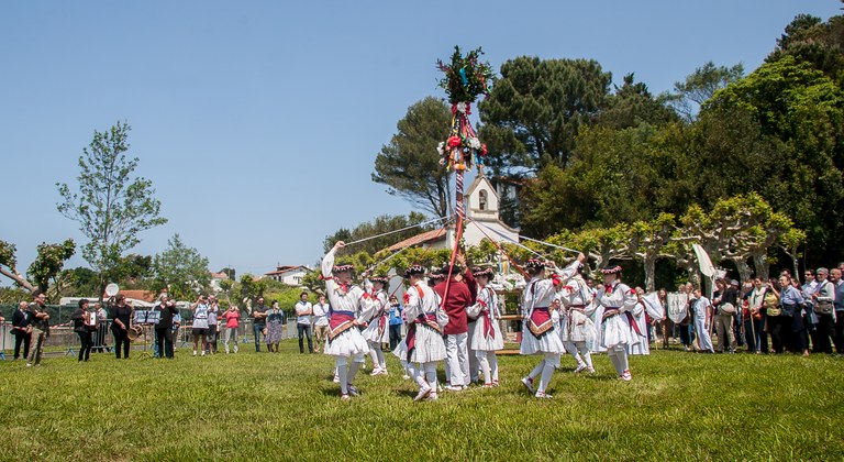 URONEAko andramariaren dantzak Bidarten – Uren emankortasun oparoa ospatzeko