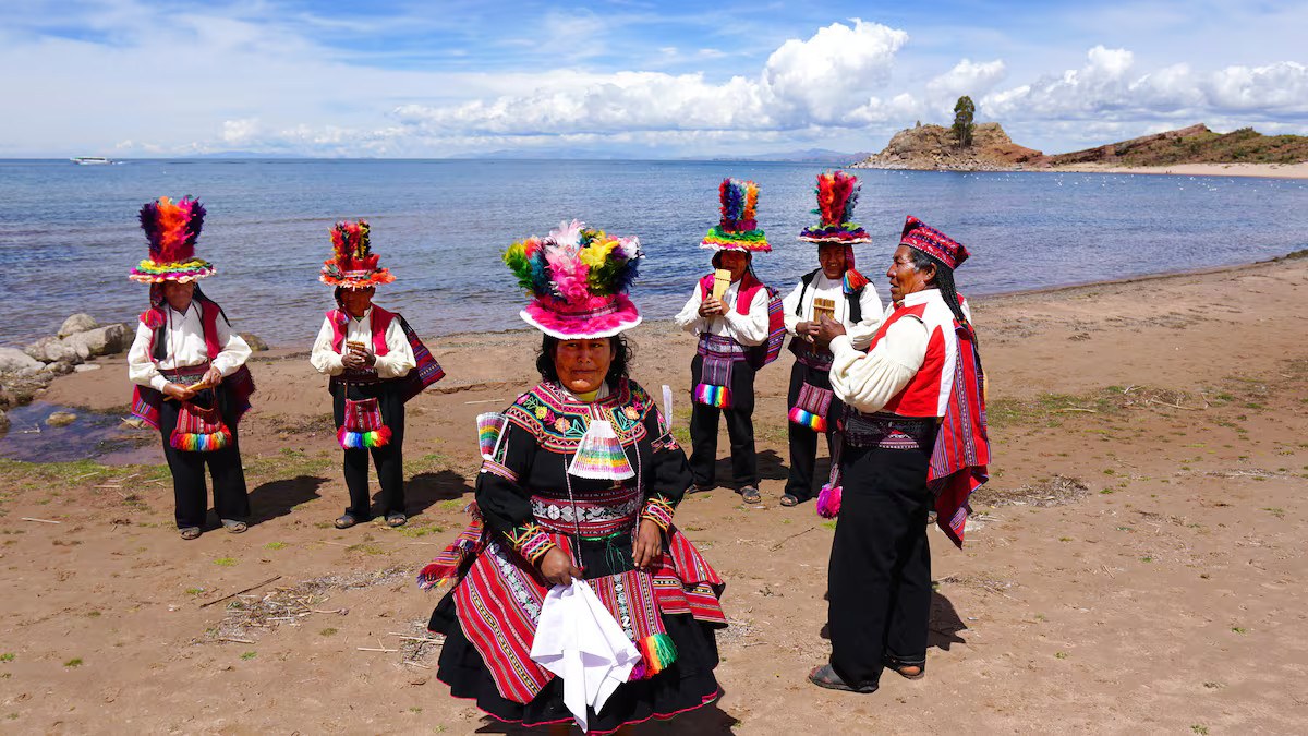 Norenak dira dantzak? Peru eta Bolivia aurrez aurre