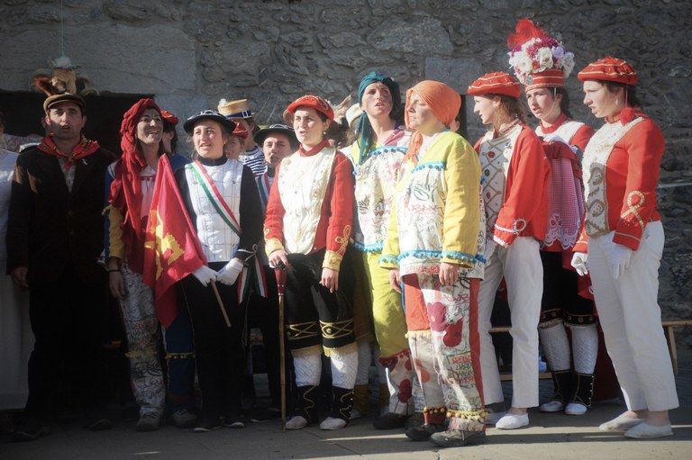 54. [Ene] Azken kantorea